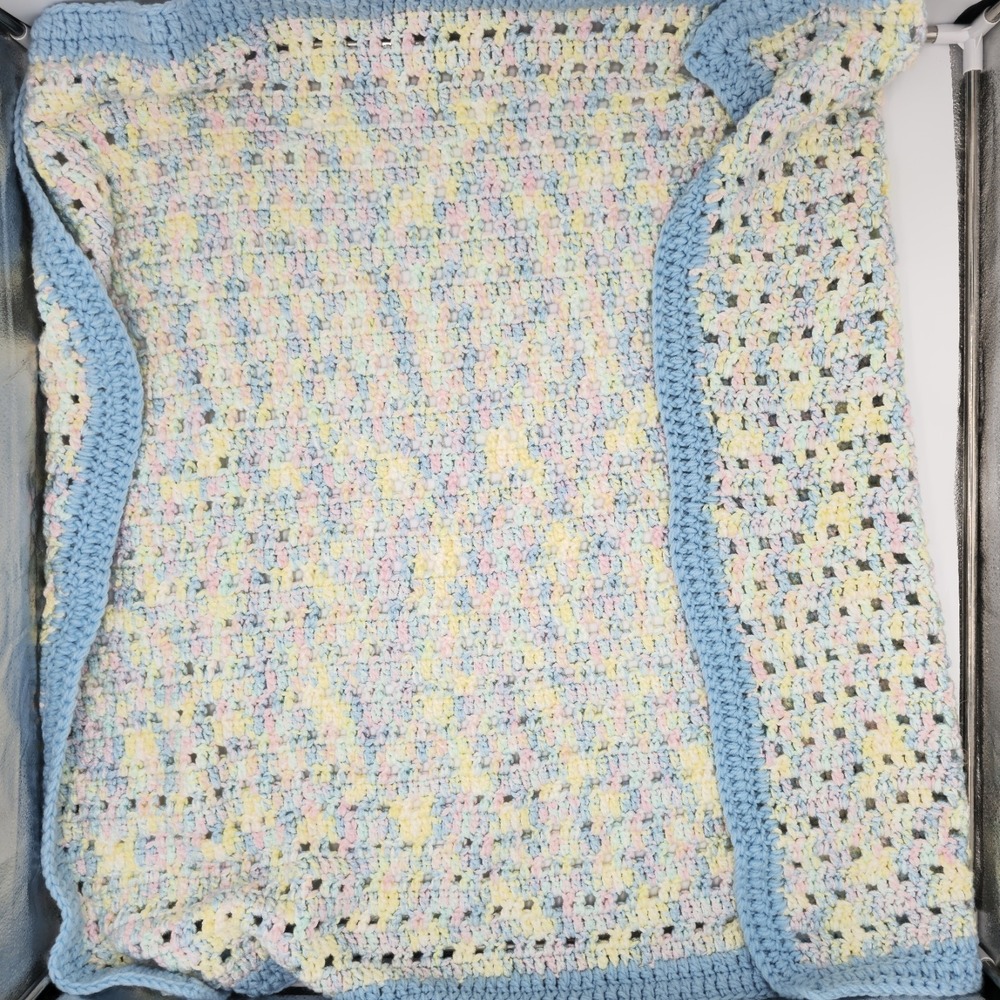 Handmade Crochet Baby Blanket with Multicolor Pastel Design - Picture 2 of 2